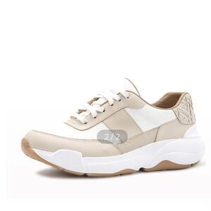 Kaanas Women's Bowery Mixed Leather Runner Sneakers Shoes  NWT size 6